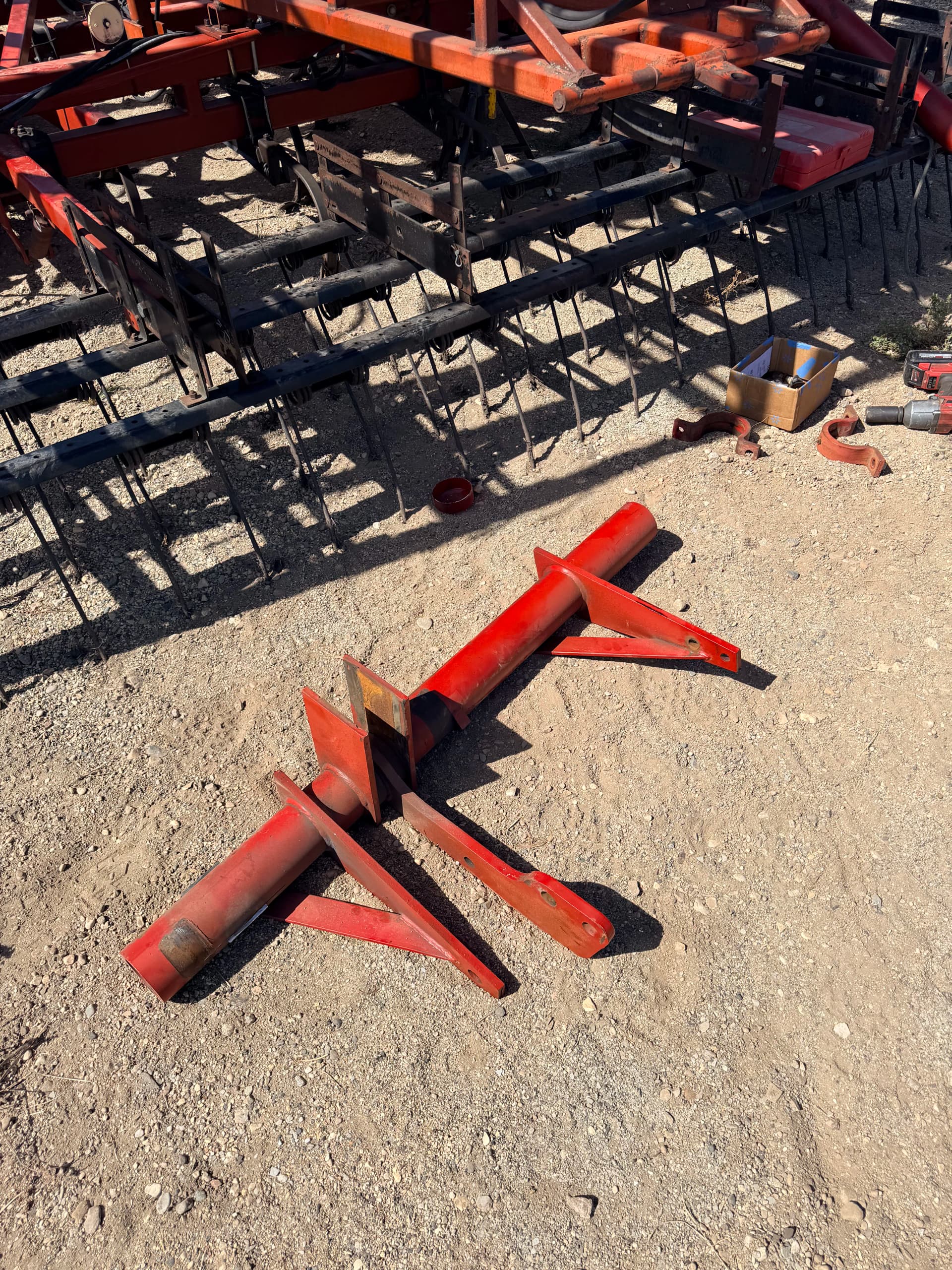 Gallery photos for Case IH Field Cultivator Rocker Bar and Shaft Replacement in Mapleton: Image #3