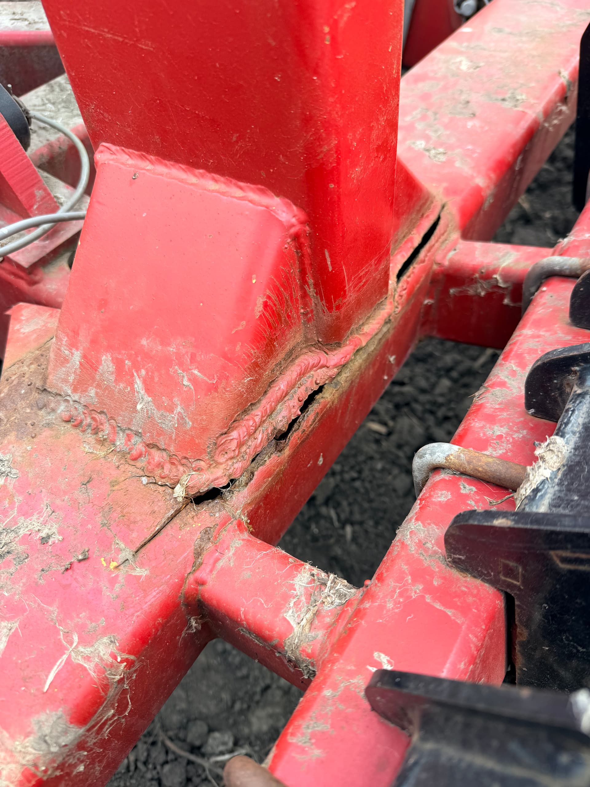 Gallery photos for Air Seeder Frame Crack Repair Right in the Field Near Argusville: Image #4