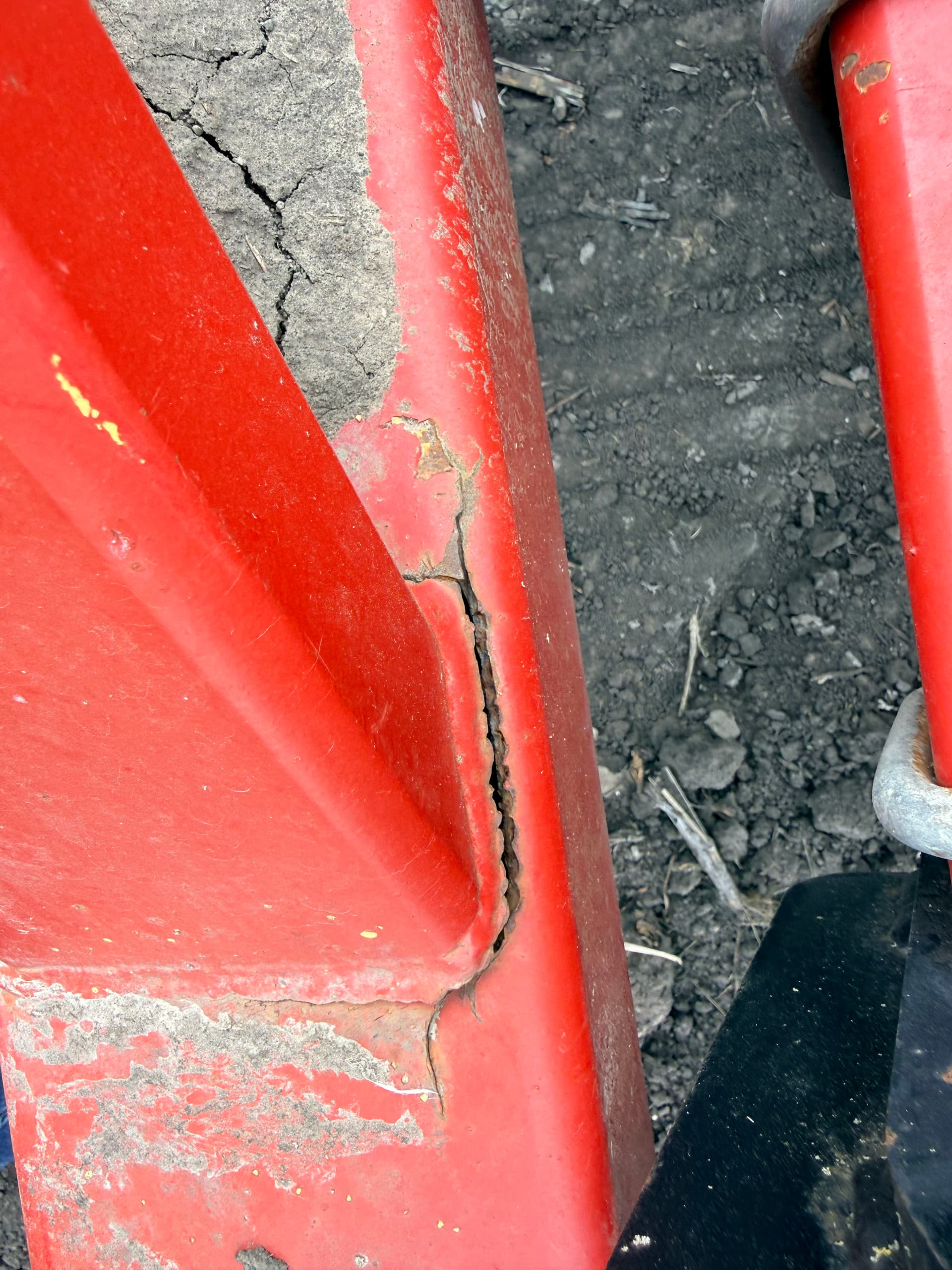 Gallery photos for Air Seeder Frame Crack Repair Right in the Field Near Argusville: Image #3