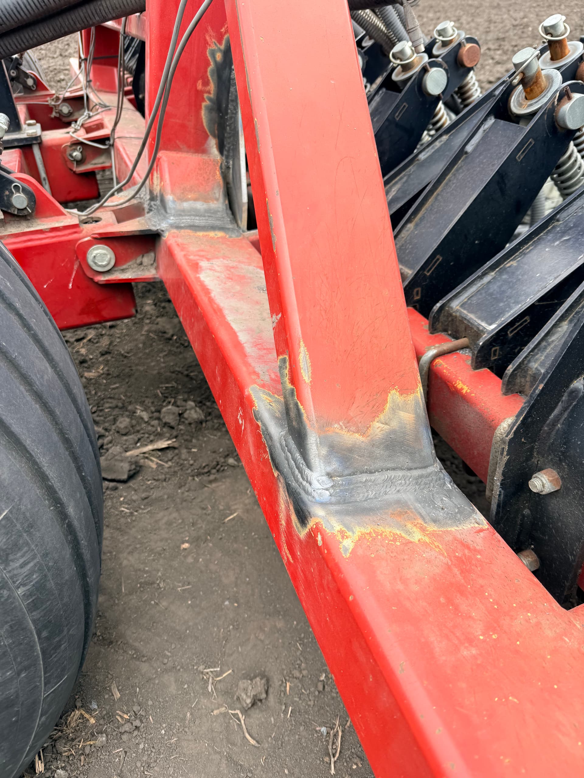 Gallery photos for Air Seeder Frame Crack Repair Right in the Field Near Argusville: Image #5