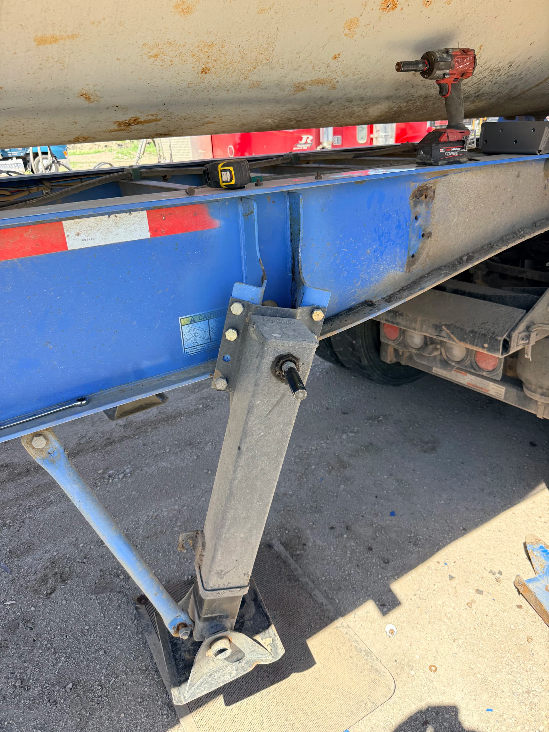 Gallery photos for Side Dump Trailer Landing Gear Repair in Dilworth: Image #2
