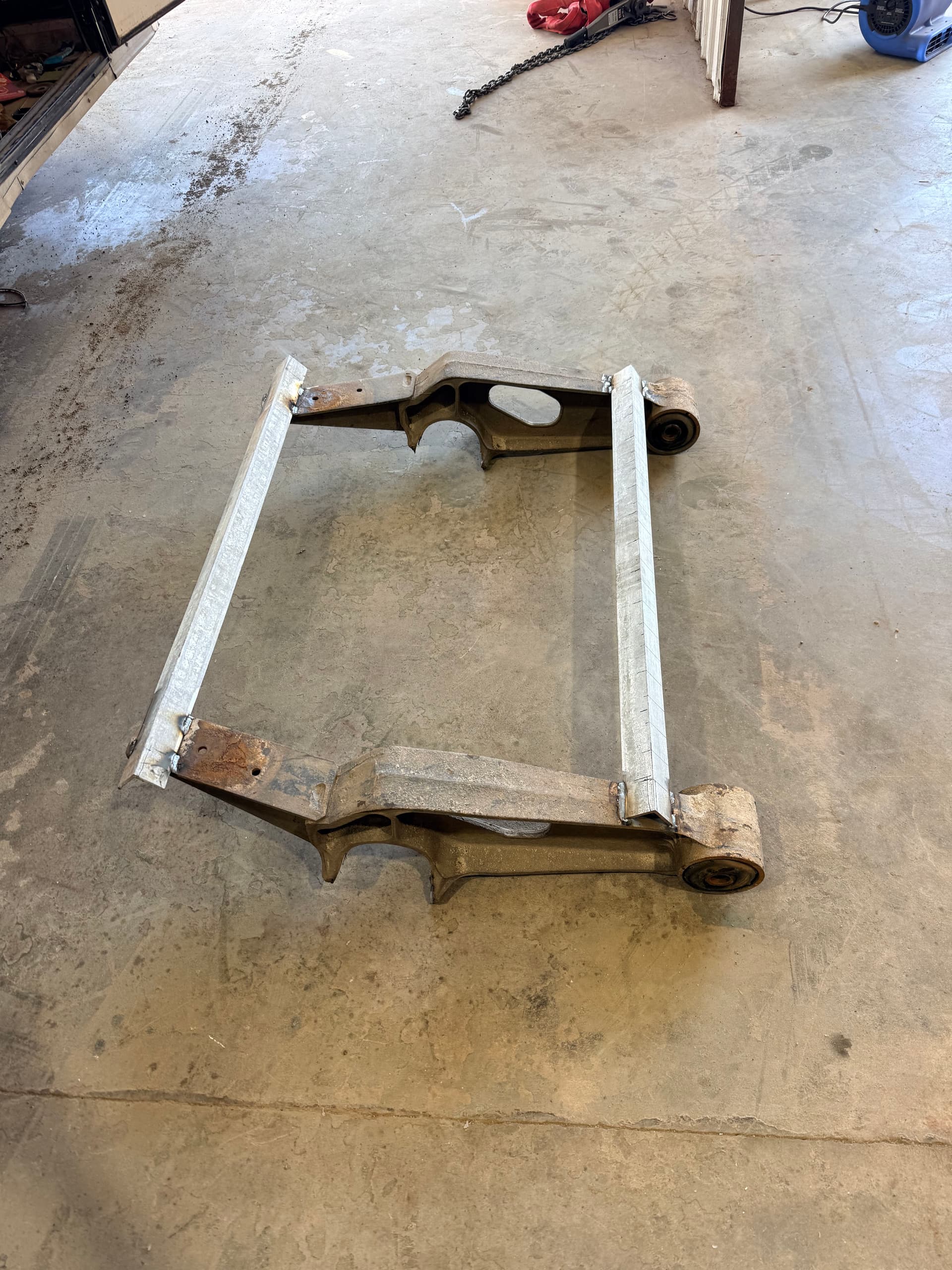 Gallery photos for Suspension Bracket Transfer onto New Disc Brake Axles for Fargo Customer: Image #3